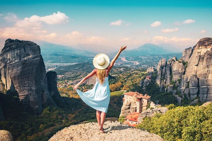 Athens: Meteora Monasteries Tour, Caves, Beachfront Stops & Lunch