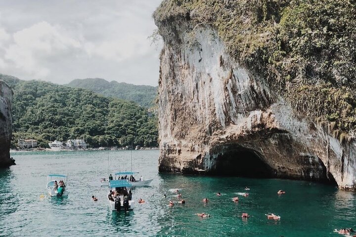 Boat and Snorkel Tour to 5 Islands of Los Arcos
