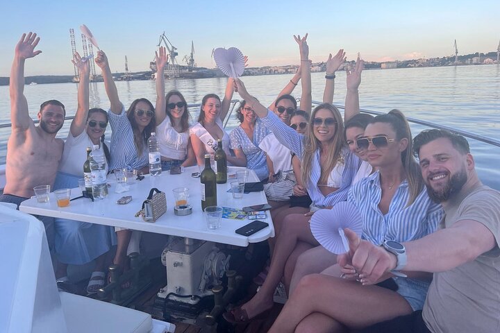 Fantastic DOLPHIN & SUNSET TOUR with dinner ( Pula-NP BRIJUNI )
