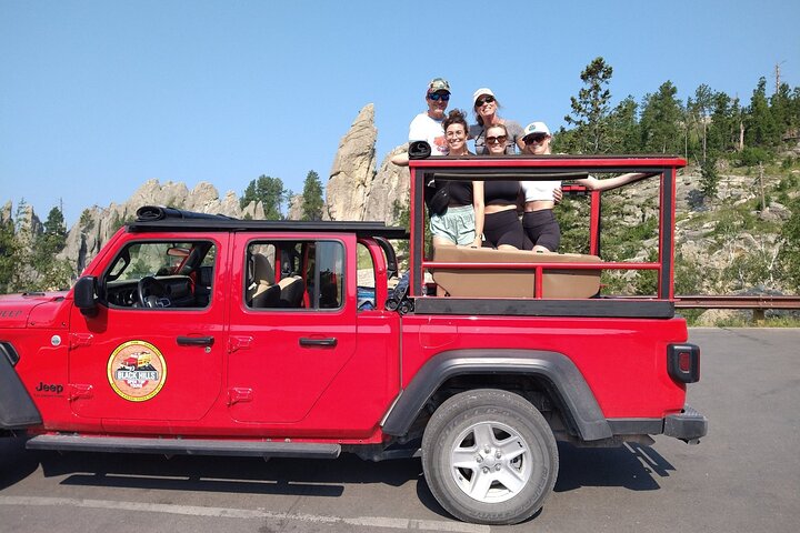 The Only Full Day - Jeep Bison Safari - W/ Lakeside Picnic Lunch