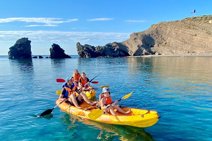 Guided sea kayak trip in Cap d’Agde