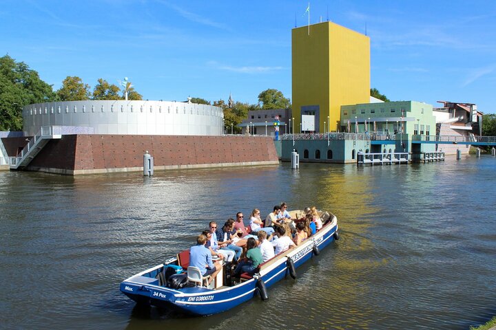 Cruise tour in Groningen with Cheese and Wine