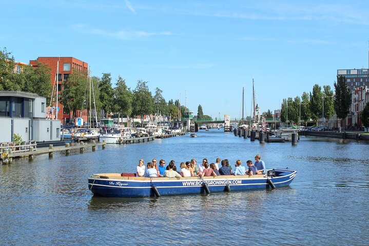 Cruise tour in Groningen with Cheese and Wine