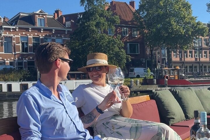 Cruise tour in Groningen with Cheese and Wine