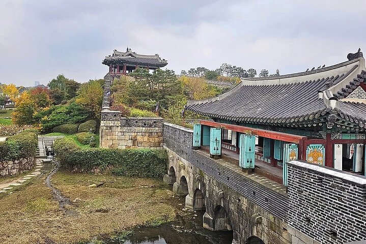 Private Half-Day Suwon Fortress Day Tour