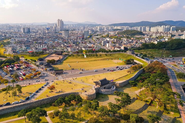 Private Half-Day Suwon Fortress Day Tour