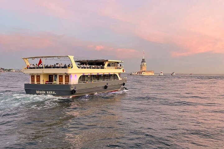 Enjoy Istanbul’s Bosphorus:2-Hour Daytime, Sunset & Night Cruises