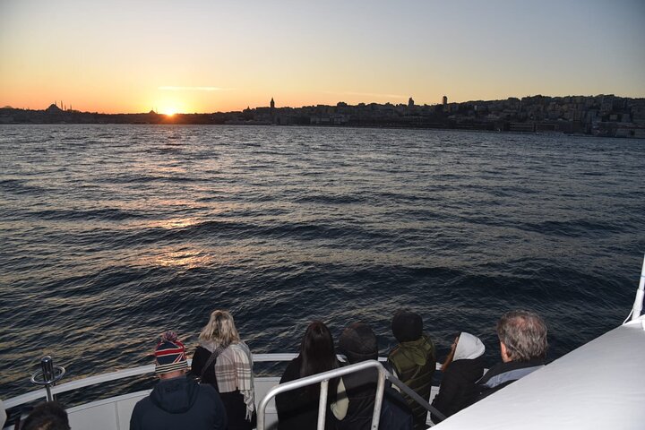 Enjoy Istanbul’s Bosphorus:2-Hour Daytime, Sunset & Night Cruises