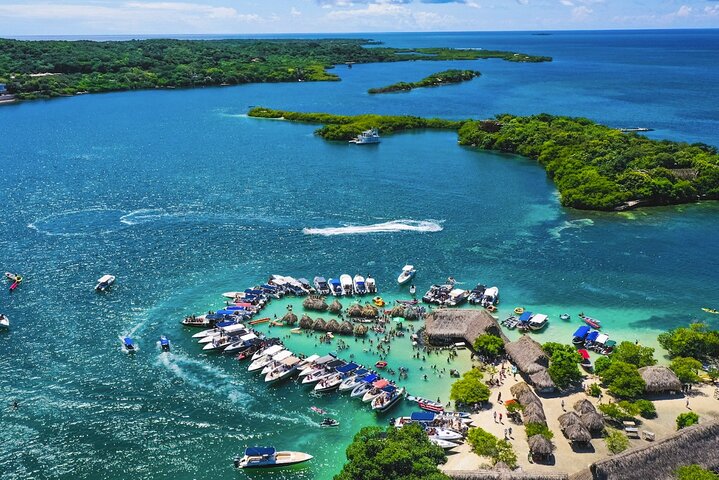 Cartagena 5 Island Hop Tour: Lunch, Snorkel, Beach Clubs, & More