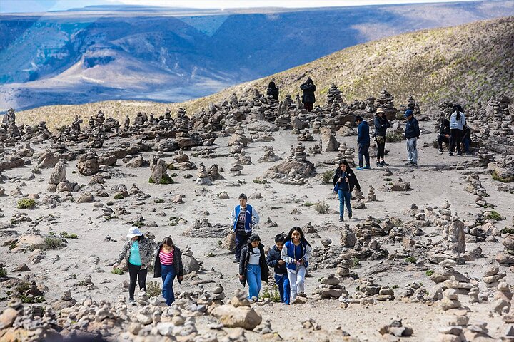 2 Days Colca Canyon Tour with Transfer to Puno