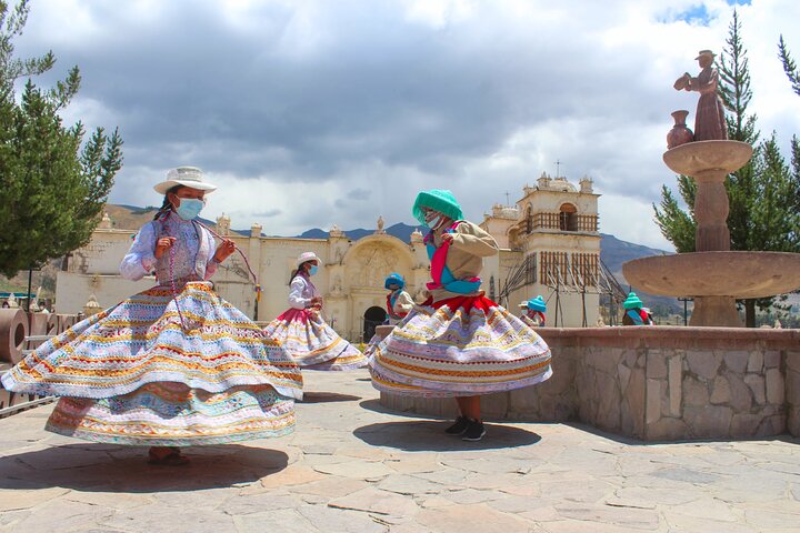 2 Days Colca Canyon Tour with Transfer to Puno