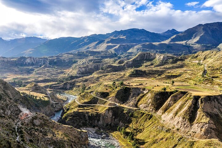 2 Days Colca Canyon Tour with Transfer to Puno