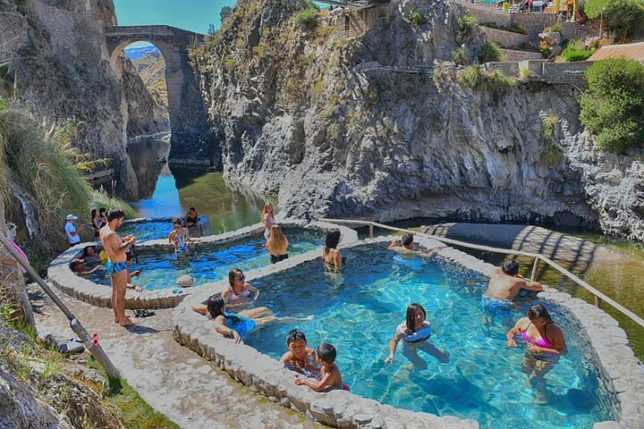 2 Days Colca Canyon Tour with Transfer to Puno