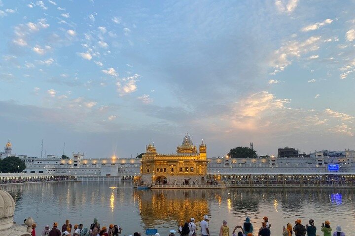 Golden Temple and Jallianwala Bagh Guided Tour