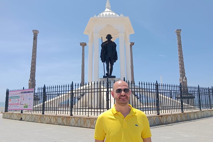 Full Day Guided Tour of Pondicherry with lunch and hotel pickup