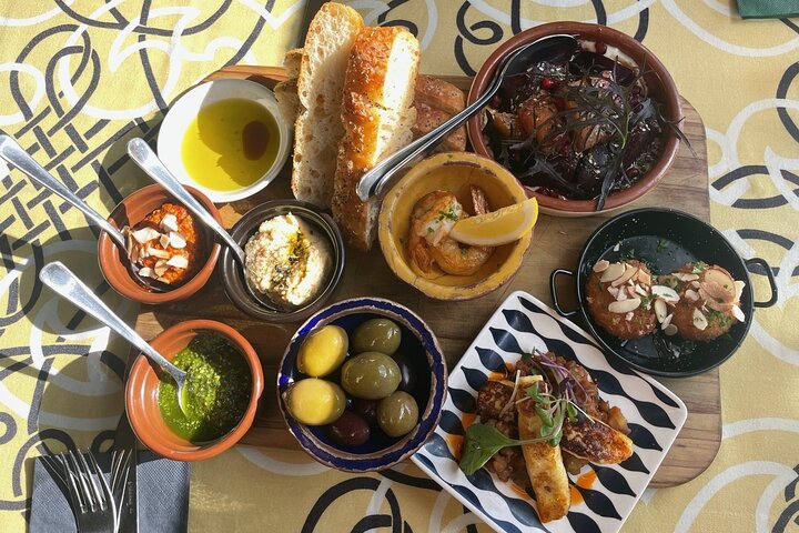 Waiheke Island Gourmet Food and Wine Tour