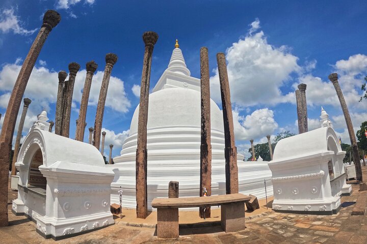 Private City Day Tour in Anuradhapura