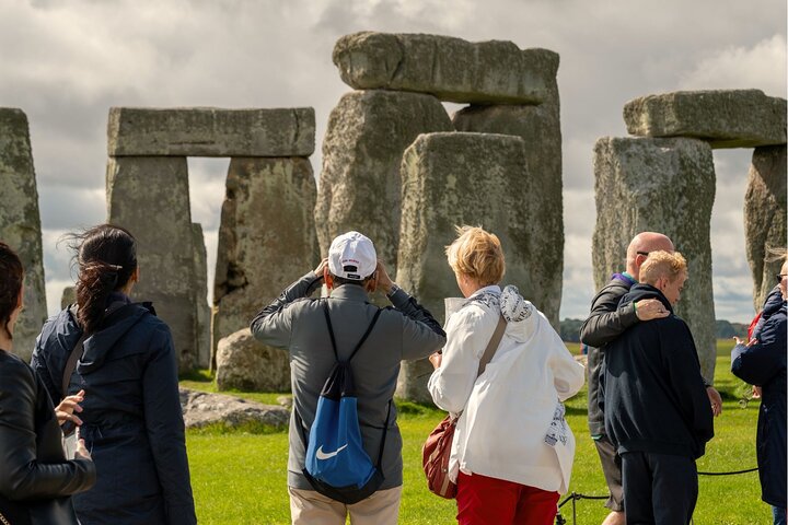 Windsor Castle, Stonehenge & Bath Day Trip by Bus from London