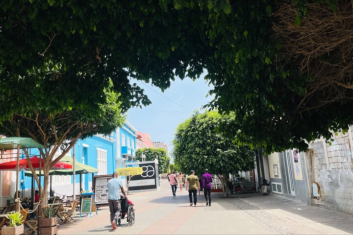 Beach & Old Town Tour – History, Culture & Iconic Sights