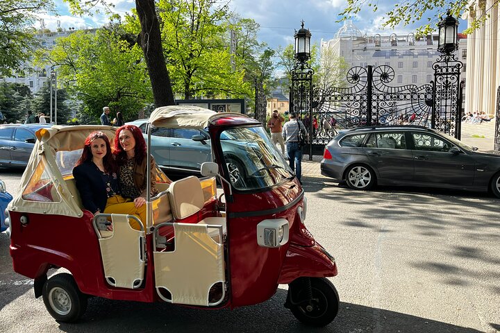 Bucharest Tuk Tuk city tour