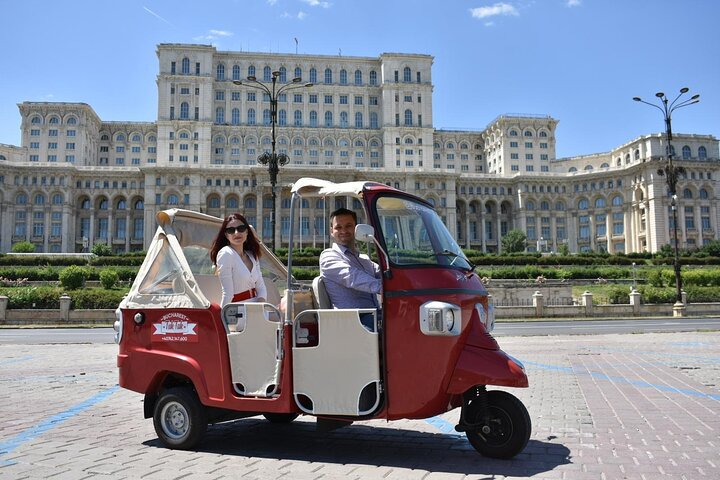 Bucharest Tuk Tuk city tour
