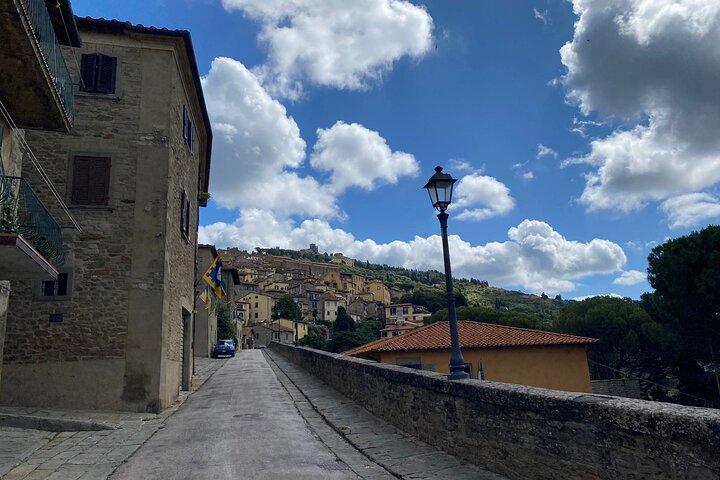 Half Day Tour by Ebike Around Cortona