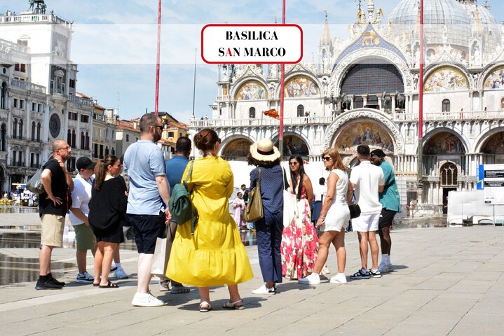 Venice's Best: Basilica, Doge's Palace, Gondola & History Gallery