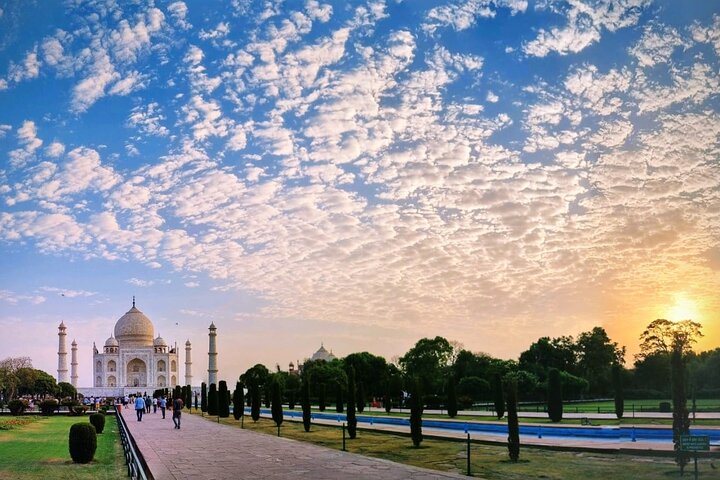 Taj Mahal Sunrise Tour with Skip-the-Line Entry & Expert Guide