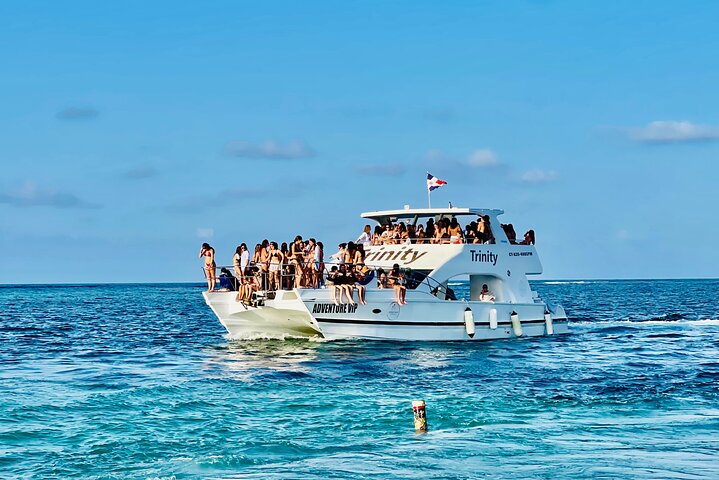 #1 Live DJ Hip Hop adult only Party Boat Unlimited drink sand-bar