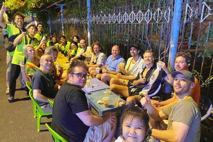 Ho Chi Minh City: Motorbike Street Food Tour with 12 Tastings