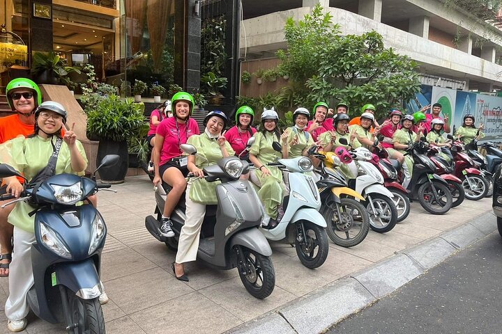 Ho Chi Minh City: Motorbike Street Food Tour with 12 Tastings