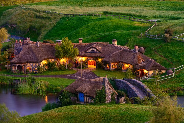 Small Group Hobbiton Movie Set from Tauranga