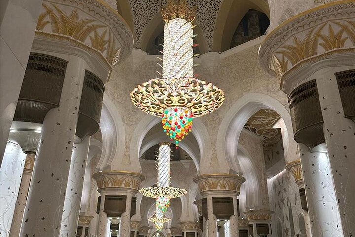 Abu Dhabi Layover Tour with Airport Pickup