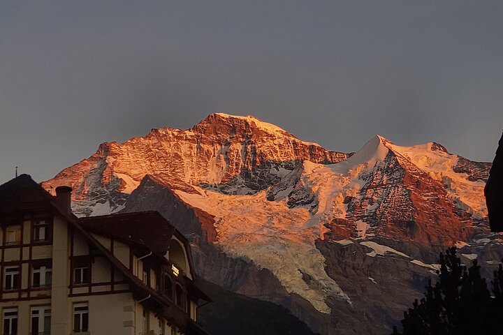 The best Sunset hike with Cheese Fondue
