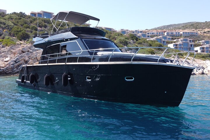 Bodrum Private Motor-Yacht Tour With Lunch For 6 Hours