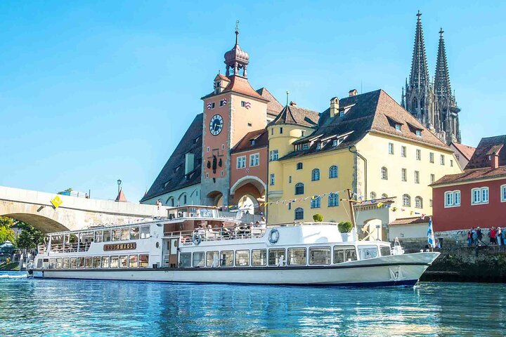 Strudel cruise on the Danube in Regensburg