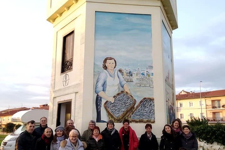 Tour of the Santoña marinera and its fishing port with tasting