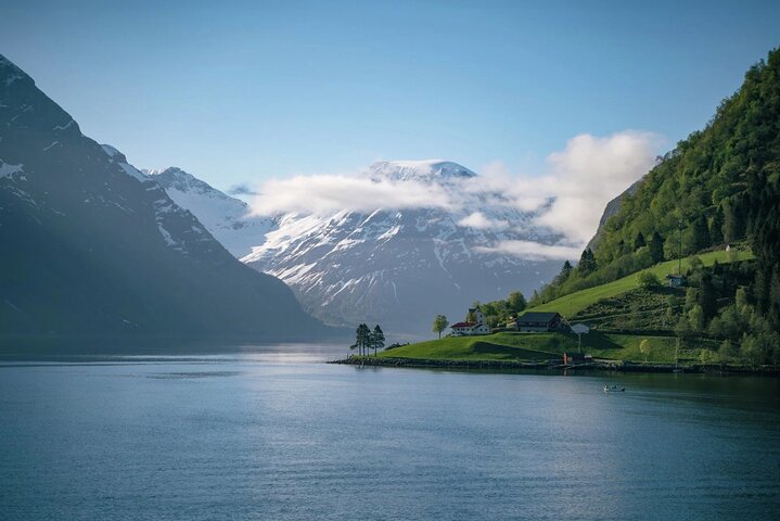 All About the Fjords in One Tour by Boat and Bus from Ålesund
