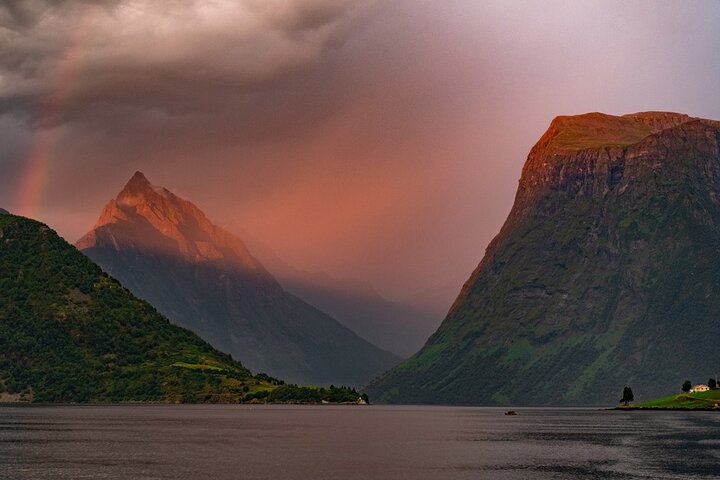 Hjørundfjord Fjord Tour Roundtrip from Ålesund