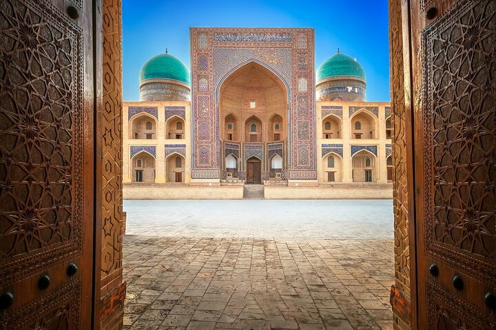 Bukhara Old Town Guided Tour with 16 Iconic Stops