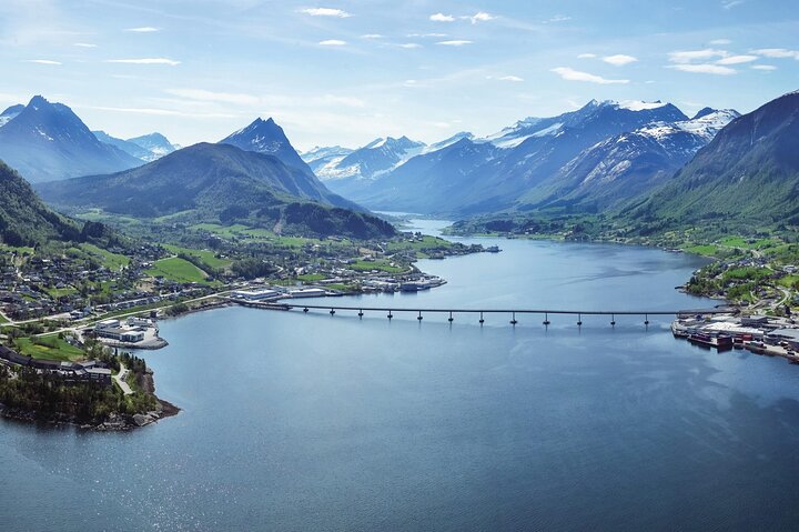 All About the Fjords in One Tour by Boat and Bus from Ålesund