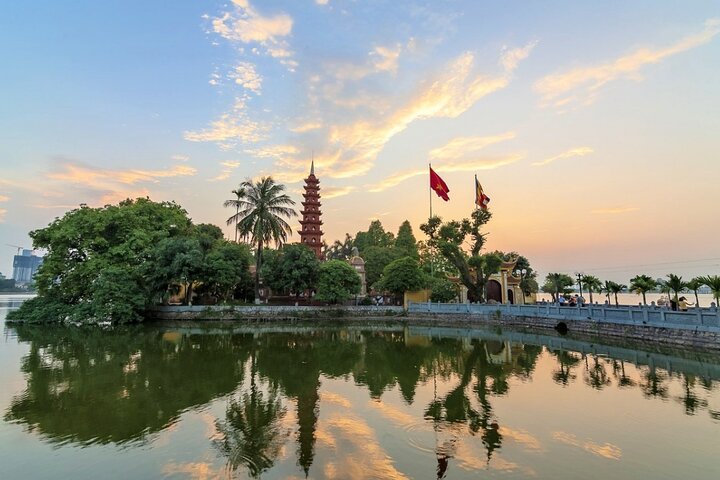 Hanoi City Tour: Private Half-Day Customized with Train Street