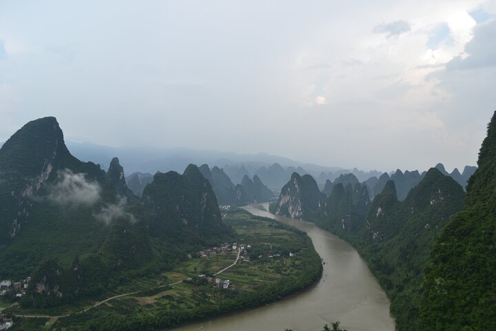 Guilin Best 1-Day Tour: Li River, Xianggong Hill and Yulong River