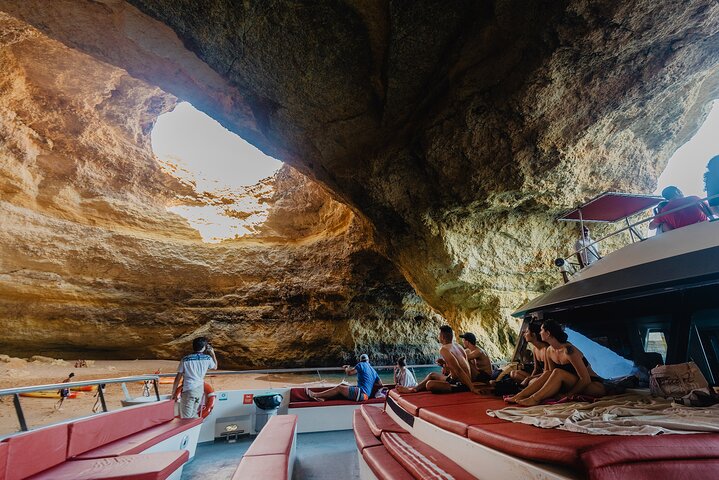 Caves and Coastline Cruise from Albufeira to Benagil