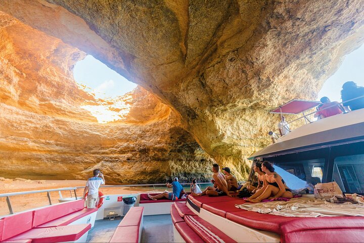 Caves and Coastline Cruise from Albufeira to Benagil