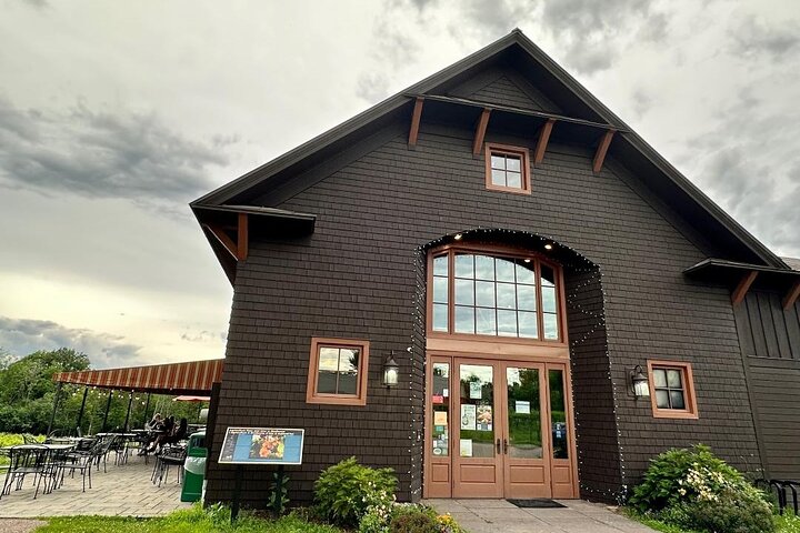 Small Group Wine & Cider Tour in Vermont