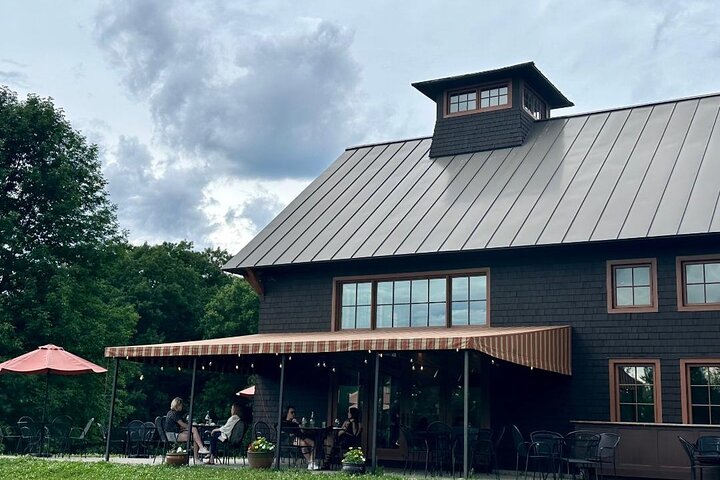 Small Group Wine & Cider Tour in Vermont