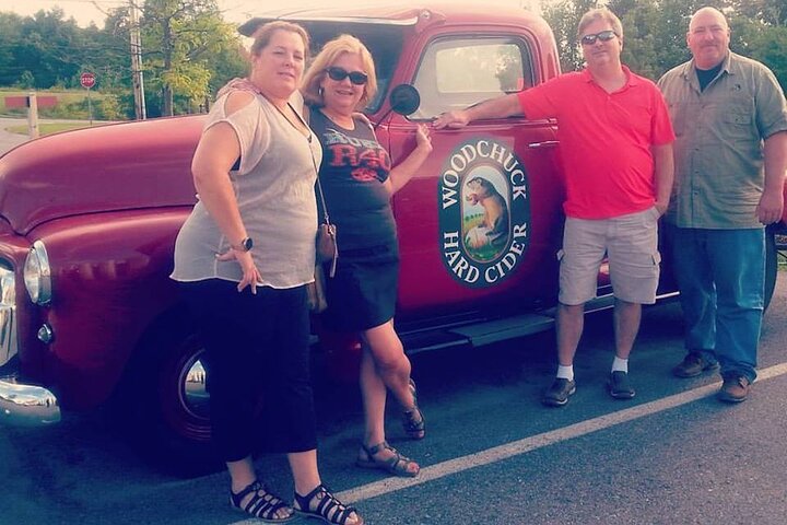 Small Group Wine & Cider Tour in Vermont