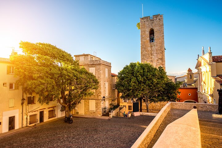 Antibes Walking Tour + little tasting