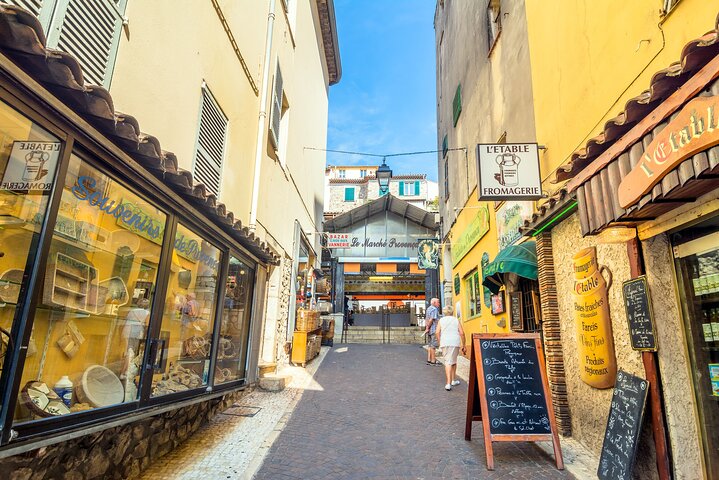 Antibes Walking Tour + little tasting